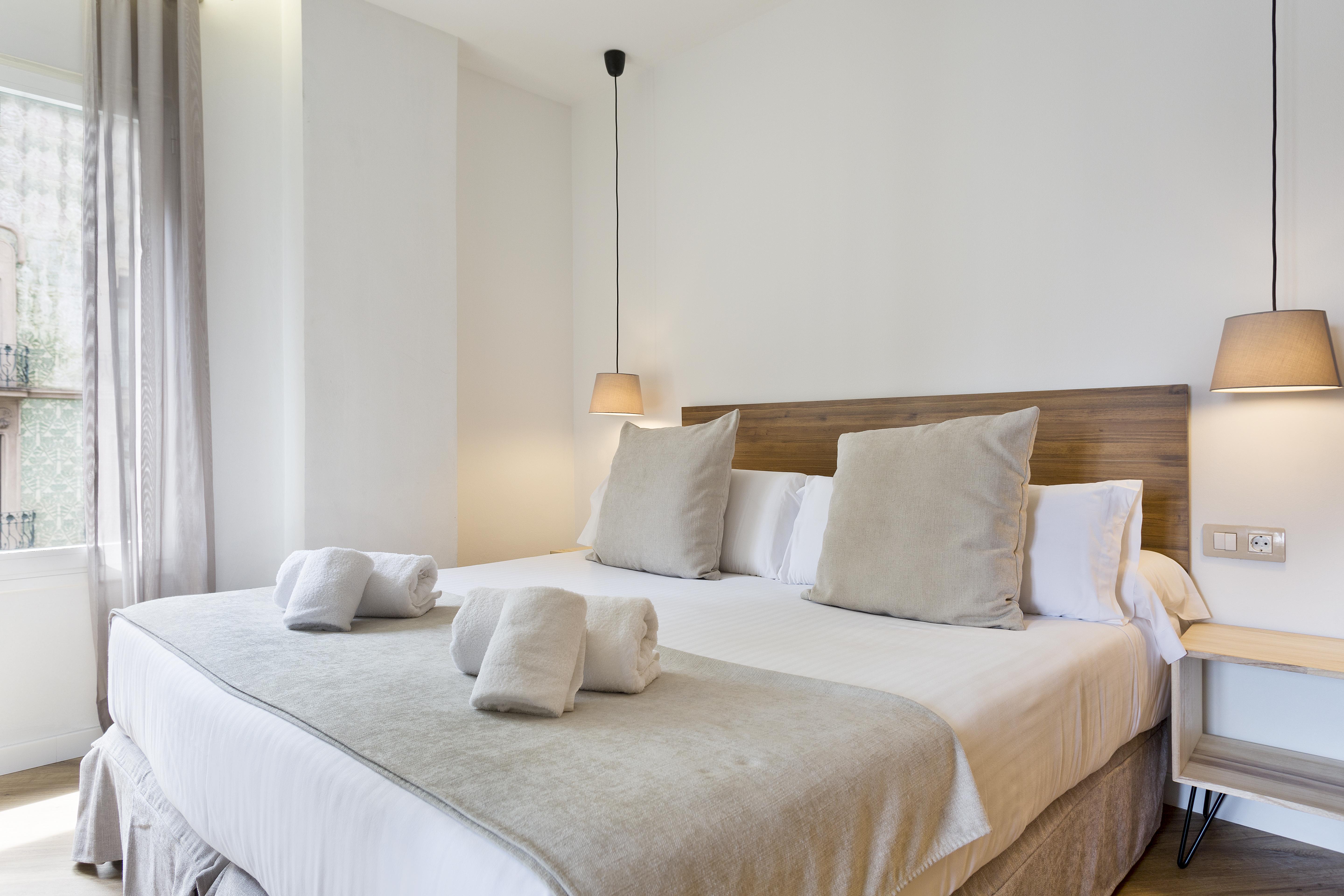Amister Apartments Барселона Екстериор снимка