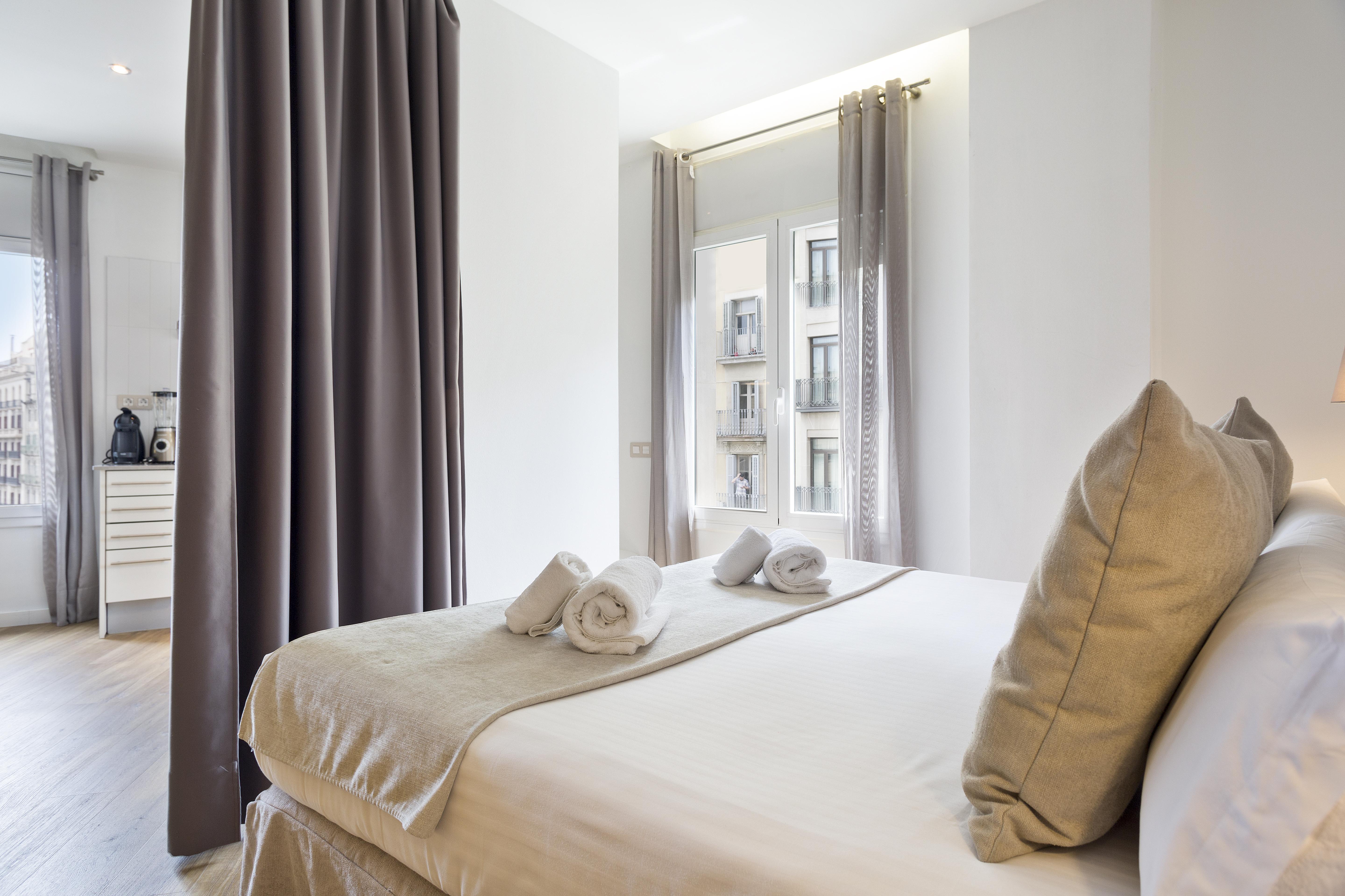 Amister Apartments Барселона Екстериор снимка
