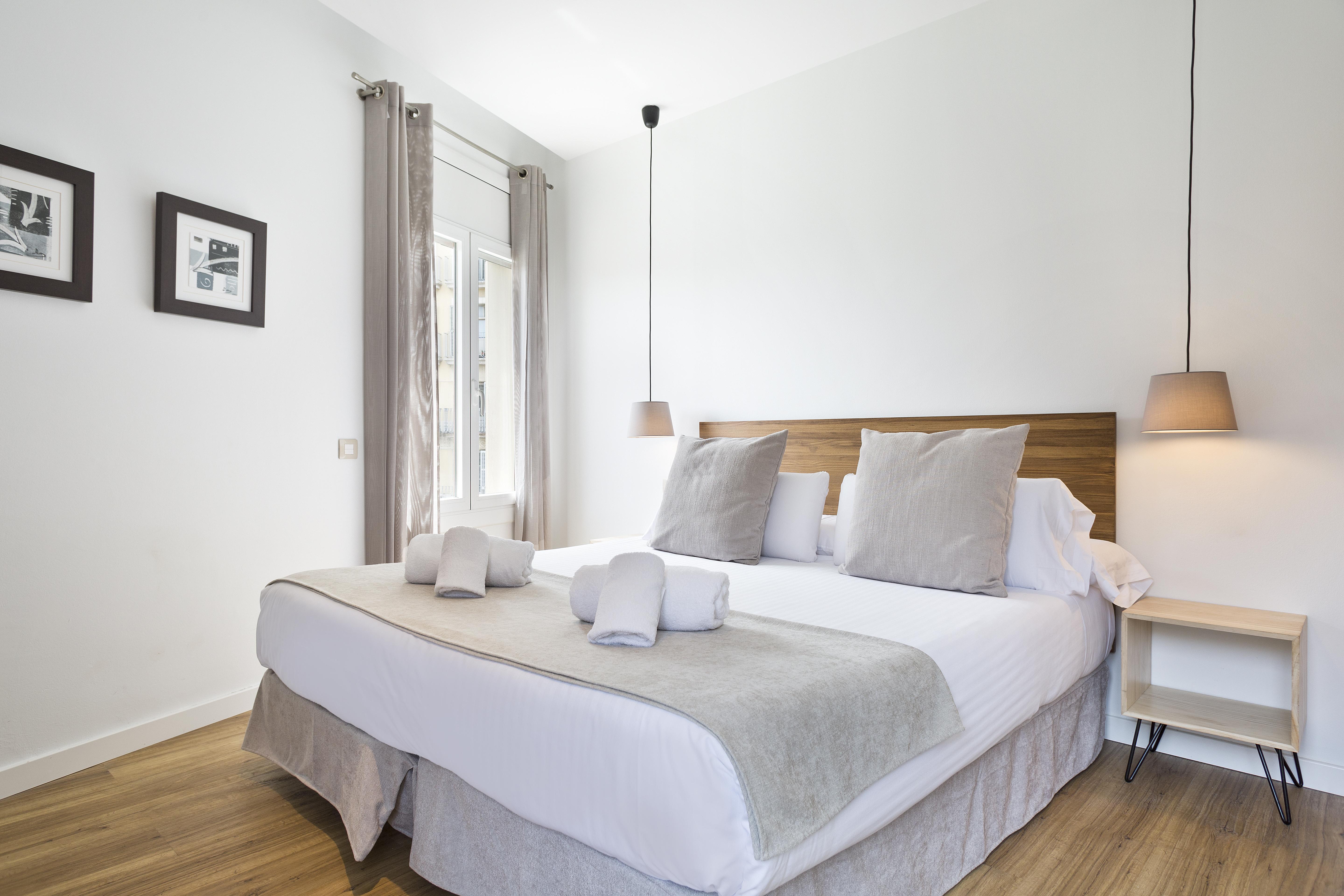 Amister Apartments Барселона Екстериор снимка