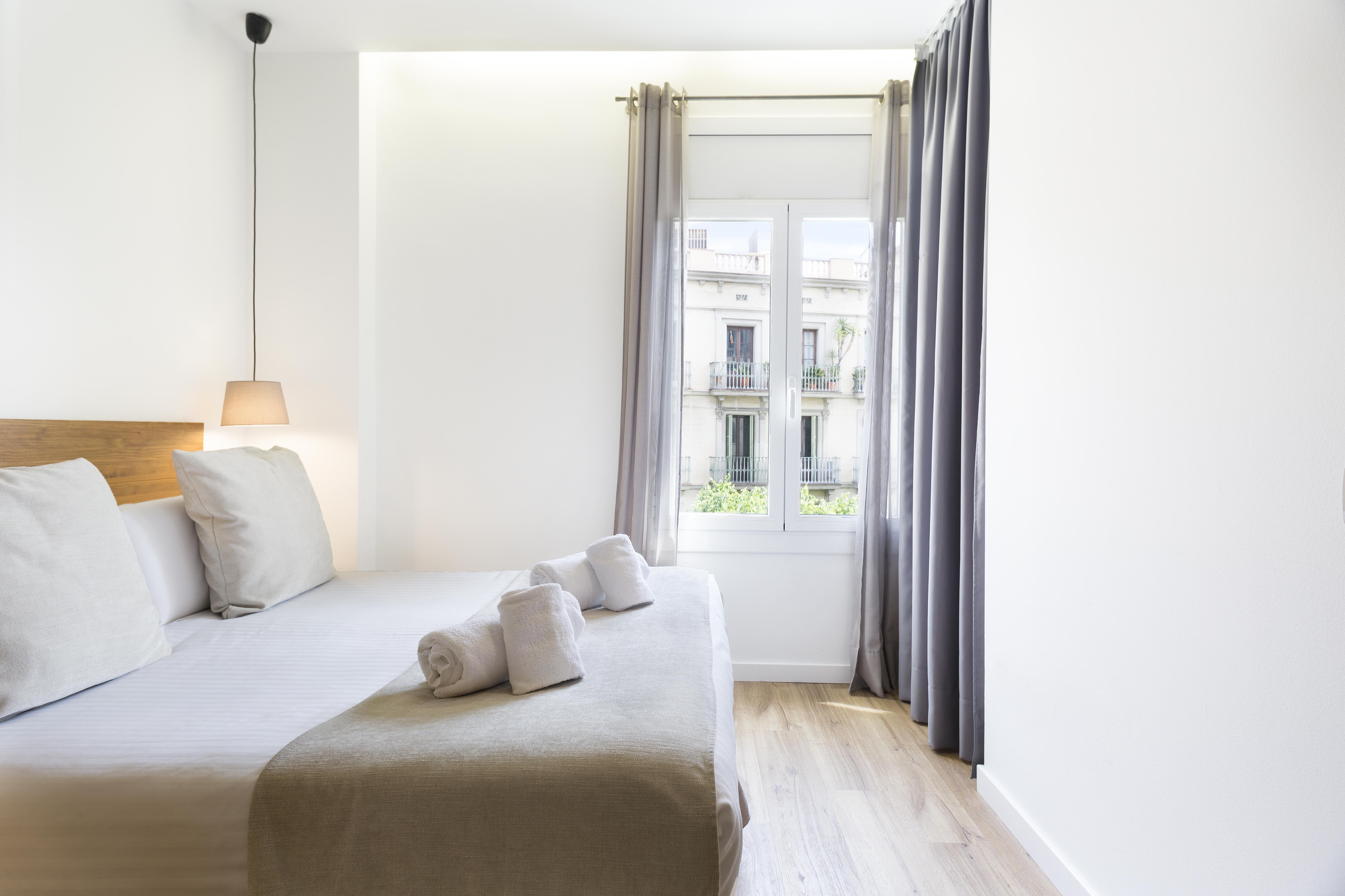 Amister Apartments Барселона Екстериор снимка