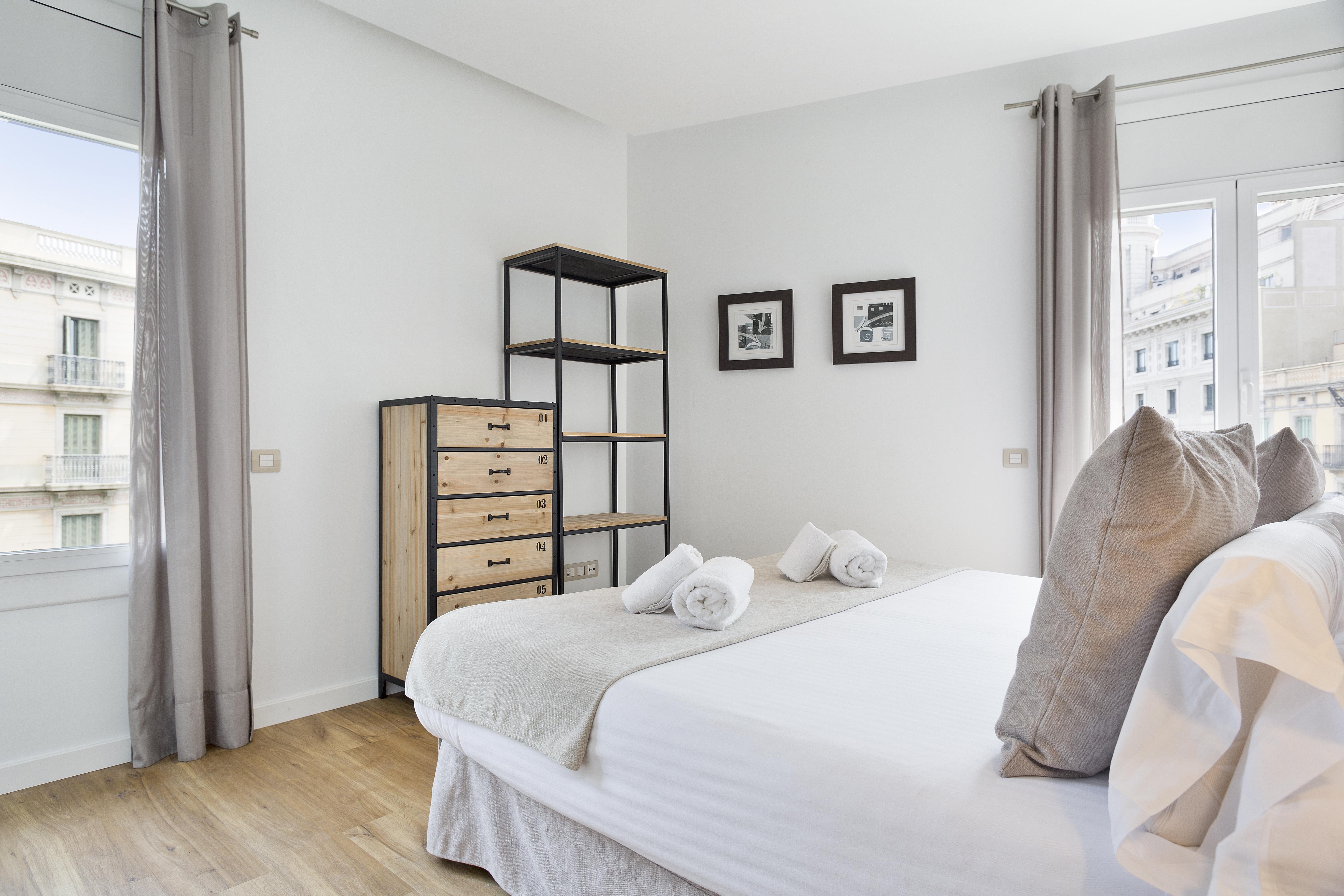 Amister Apartments Барселона Екстериор снимка
