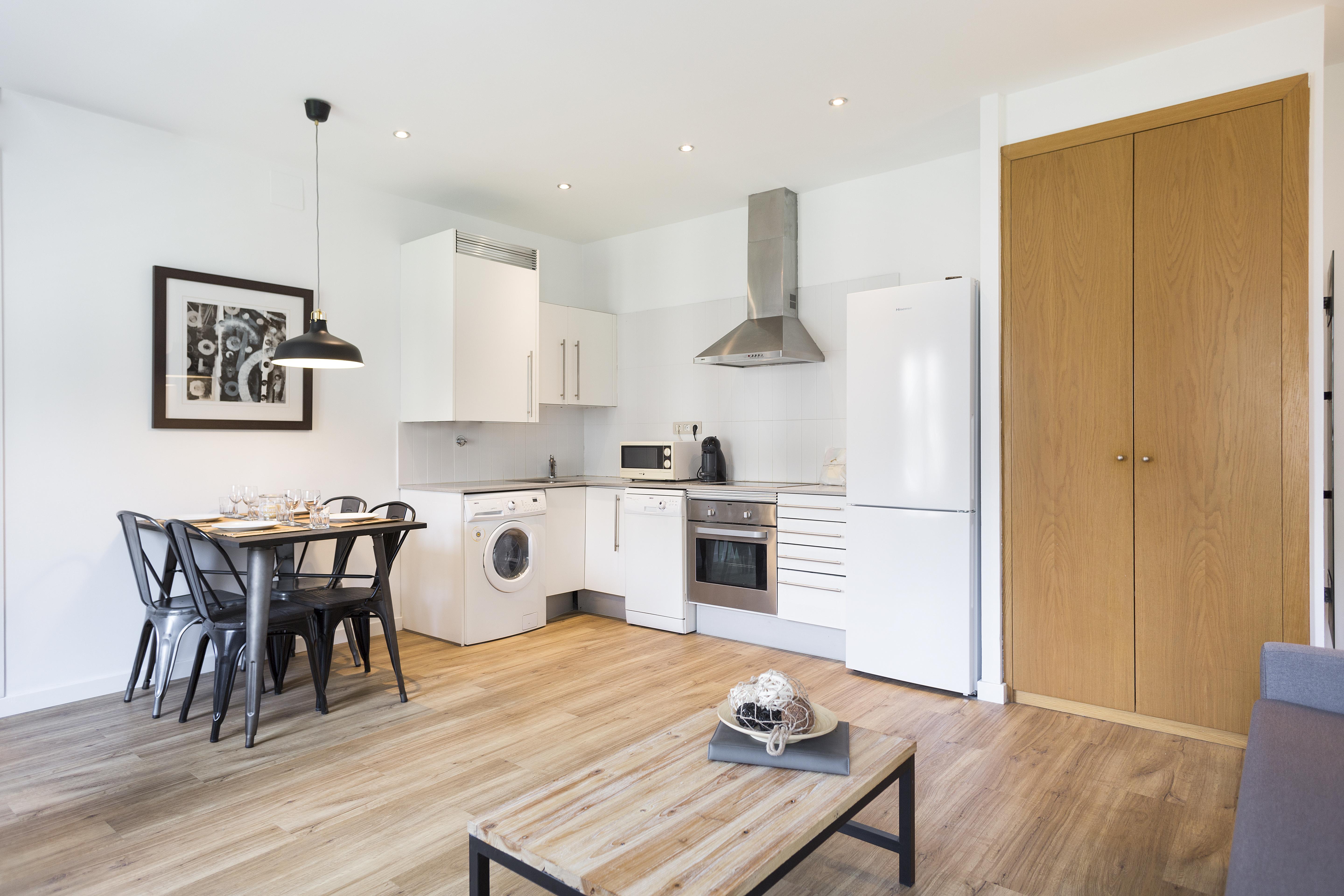 Amister Apartments Барселона Екстериор снимка