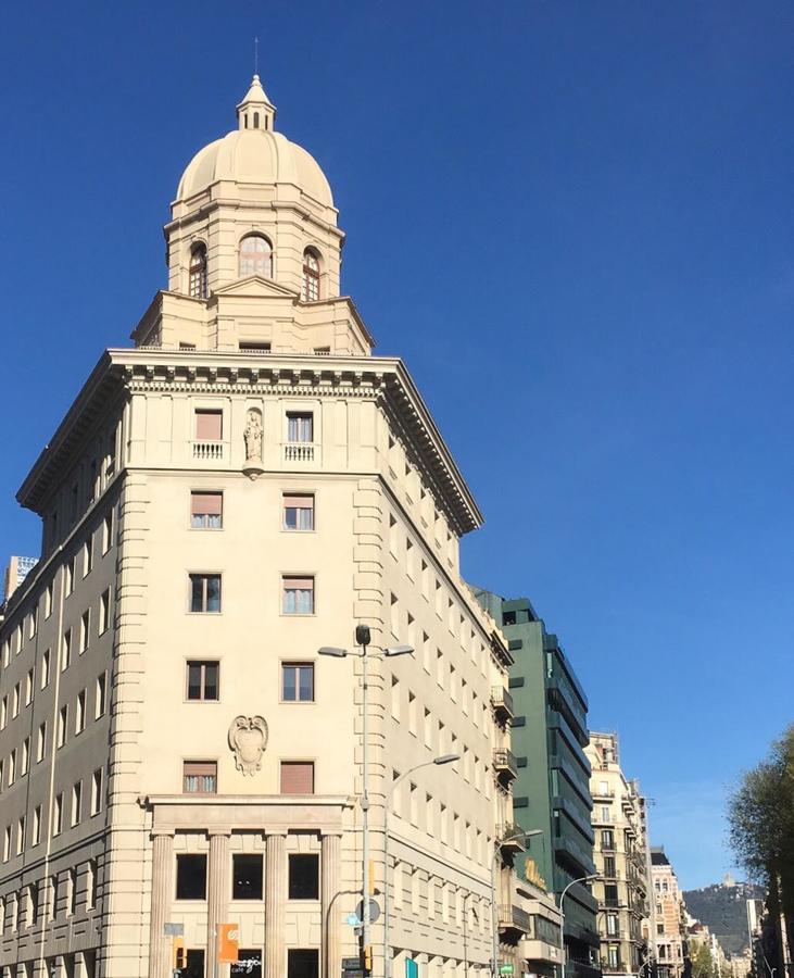 Amister Apartments Барселона Екстериор снимка